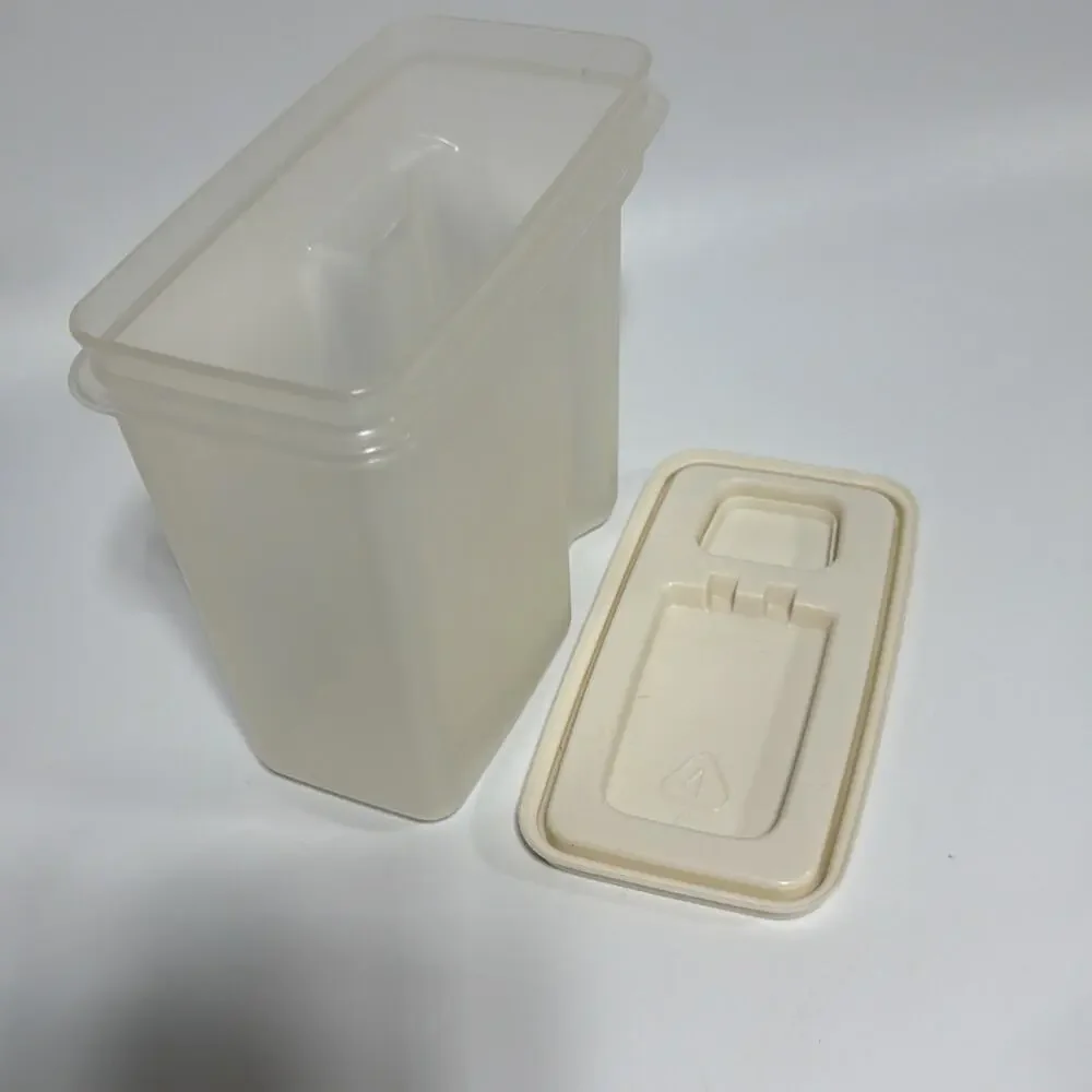 Rubbermaid vtg small